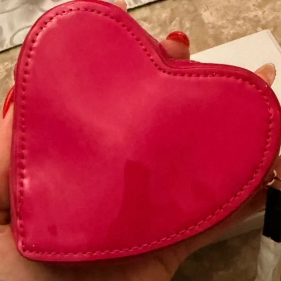 YSL Heart-Shaped Red Cosmetic Bag wristlet - Picture 4 of 7